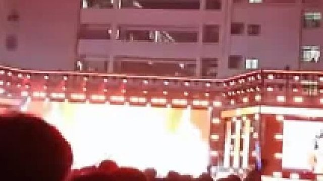 在小区旁边开演唱会疯了吗