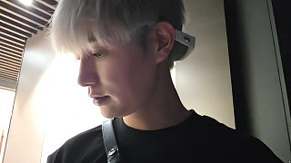 怪不得童錦程做節(jié)目都帶著志龍，志龍語出驚人連童都不敢接