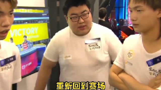 FLY分析小胖归期下赛季，肯定都会转会重回赛场，FLY说太多被弹幕质疑