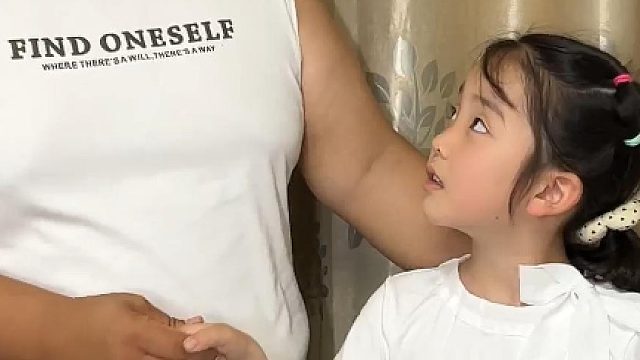 一来一回花式哭穷，本以为拿捏住小家伙结果闺女一句话直击灵魂被拿捏，笑不活了