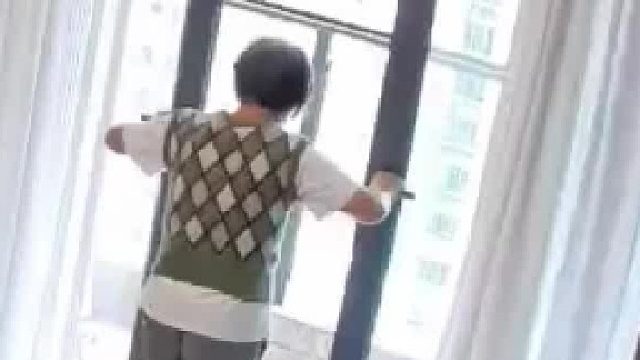 丈母娘不小心夹到脚 女婿发现异常迅速出击…