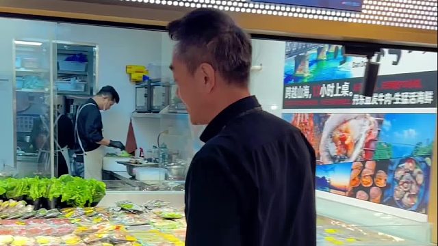 4个人拆海鲜盲盒！吃了黄蚬子 嘎嘎新鲜
