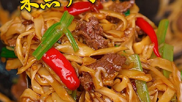 夏天想穿小裙裙的姐妹，把大鱼大肉换成这个糯米笋卷起来。