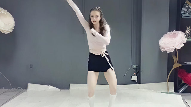 俄罗斯姑娘才艺表演23.12.22_蓝BUFF(欧丽西亚)0