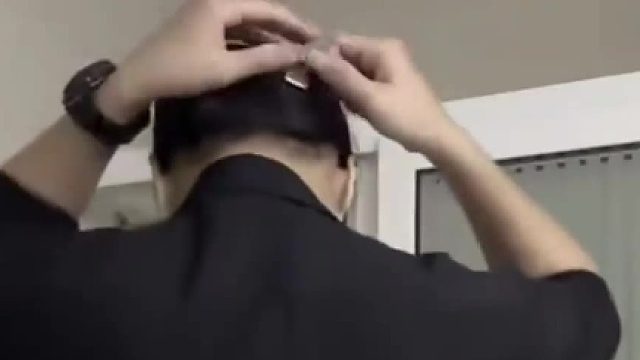 长发男生出门用帽子藏头发，这帽子一戴就是五年多
