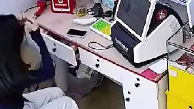 主业谋生存，副业谋发展。大环境不好，主副业齐头并进，才是最佳出路。