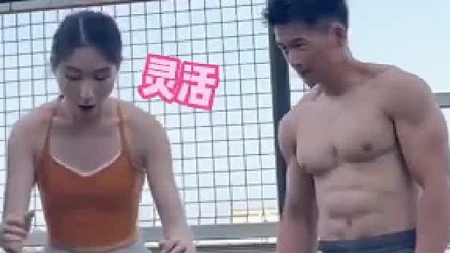 健身时被男生盯着，尴尬又好笑！