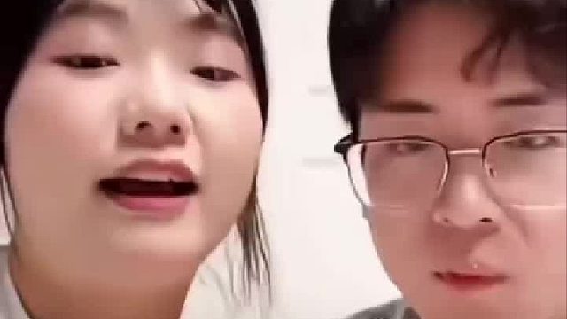 一个大男人动不动被扇耳光。真是出息