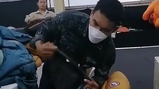 实拍睡袋厂家包装过程，怪不得我收不回去