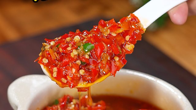 湖南人的夏天那是顿顿离不开辣椒酱