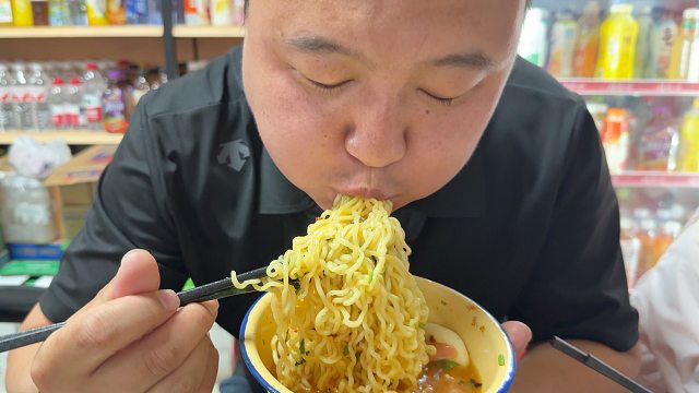 去南方转了两圈，回来简单吃个泡面
