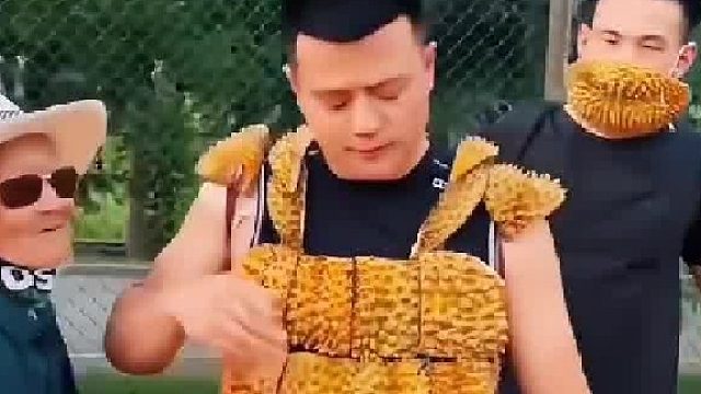 打球嘛，带点装备很正常