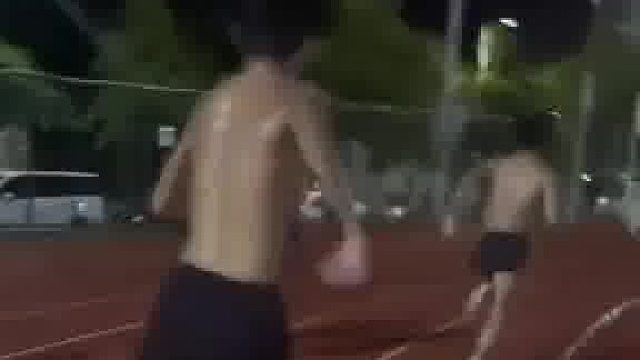下次去铁轨啊，这里太窄了
