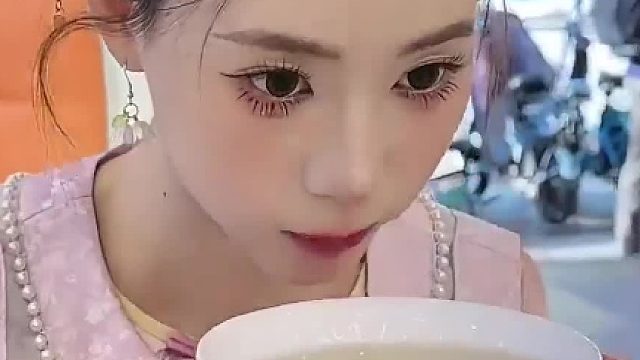 豆汁儿会惩罚每一个嘴硬的外地人！