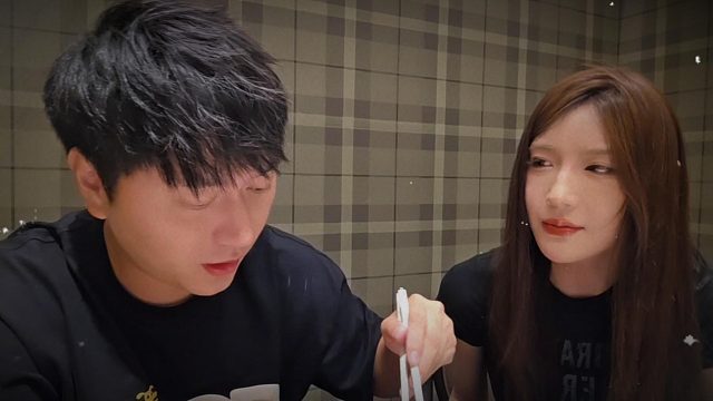 小小酷巅峰时期可以玩四个妹子，妹子直言同时吗