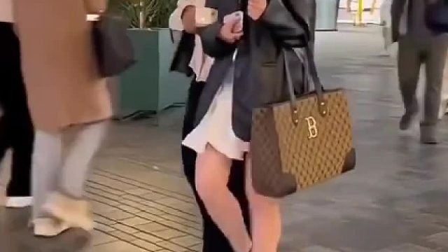 看样子不像演的