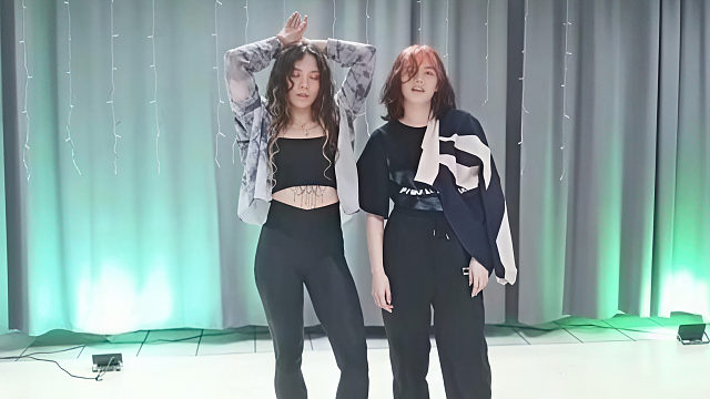 俄罗斯姑娘才艺表演23.12.29_才艺展示