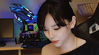 沫子的私信后臺太精彩了，全都是香腸照