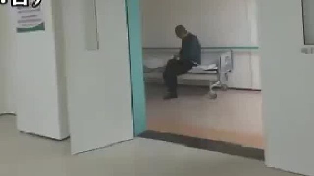 小哥到医院送外卖时问在几楼，却被告知“不用了帮忙扔了吧”