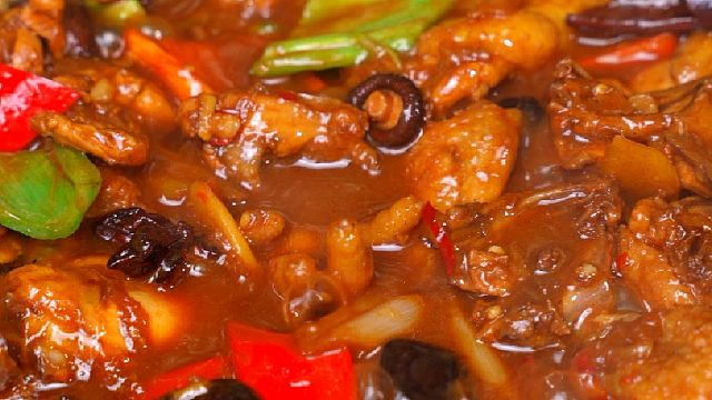 就问你们湖南版的小鸡炖蘑菇，能不能随机馋哭几个东北人。