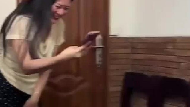 眼神都拉丝了