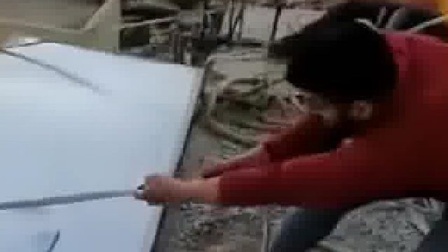 真笨，再来一个人不就拉上去了。。