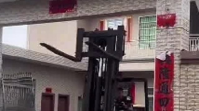 原来门头是这样拆除的，一直认为是直接砸了