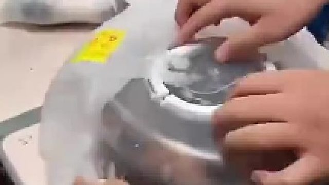 自制蛋糕带回学校分享，包装升级销量蹭蹭涨！  ​