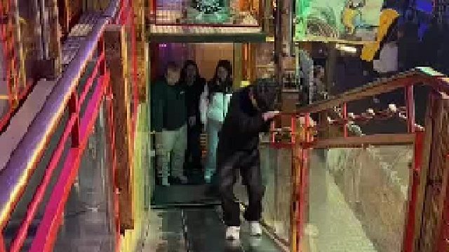 后面兄弟等不及了