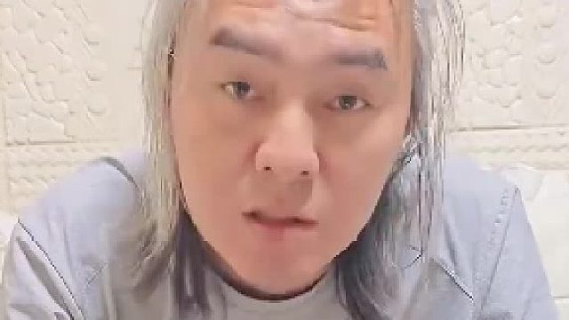 精致摆盘的面条给老公吃，自己则吃上了边角料