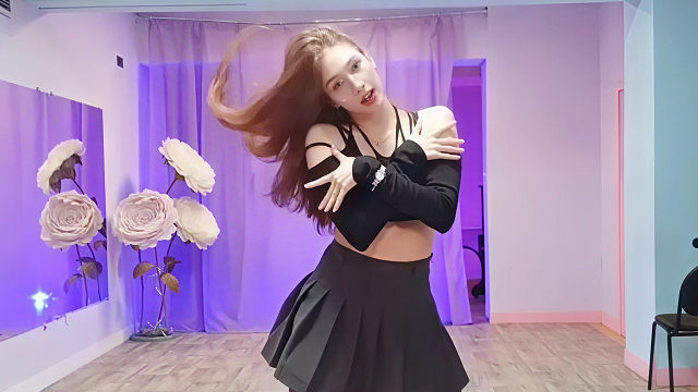 俄罗斯姑娘才艺表演23.11.02_静儿(拉达)04