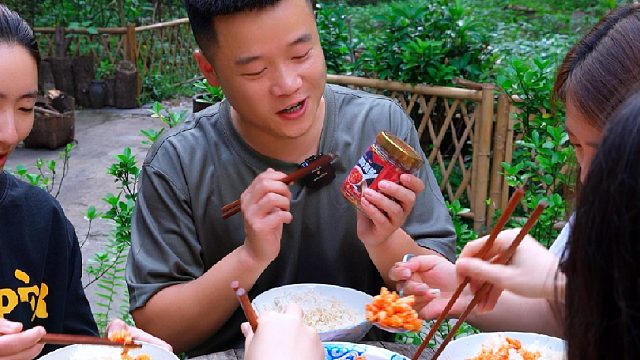 别再后悔没买这个香辣虾仁酱了，早买早享受