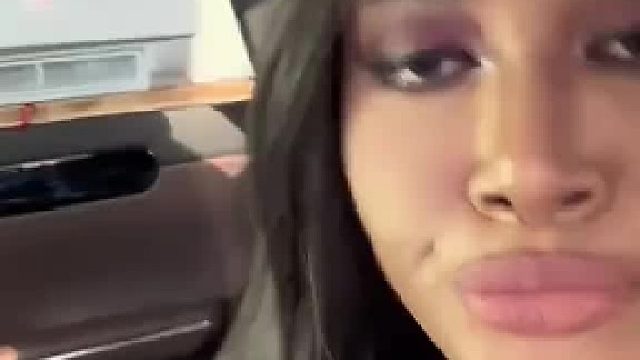 这女的是非洲人么？
