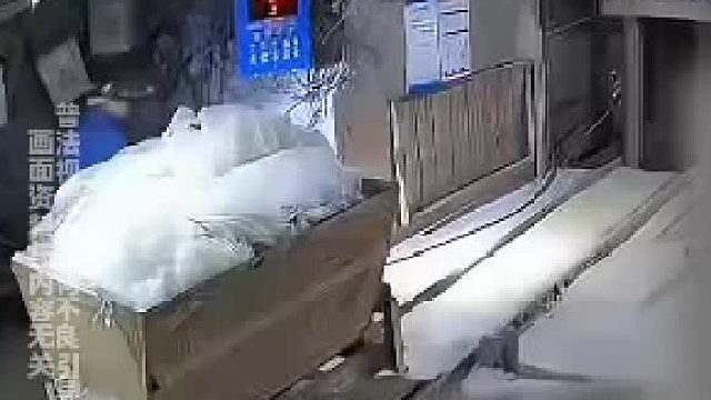 像极了劳累一辈子的老牛