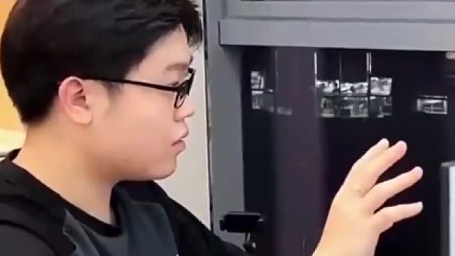 老板高薪招程序员，公司实力雄厚，不容小觑
