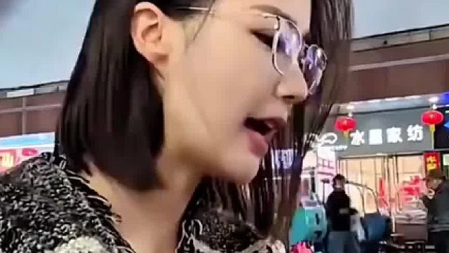 网友：她吹气球绝对不腮帮疼！
