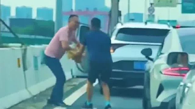 高速抢鸡大哥赢