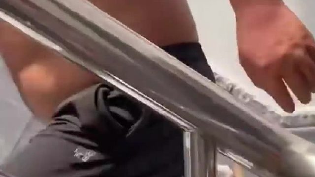 老爸突然想起来自己楼顶养了鱼，喜提一堆小鱼干