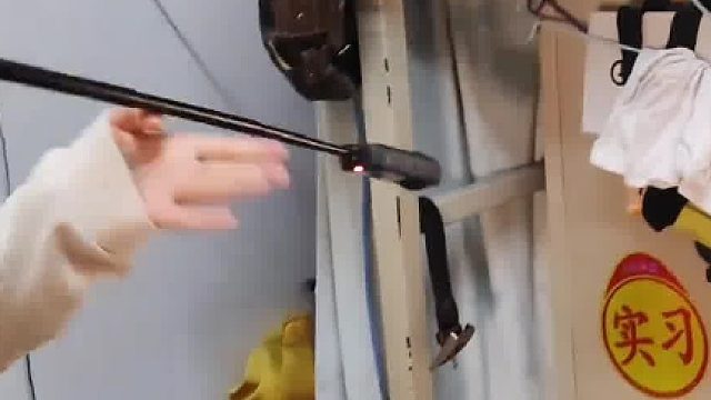 两个舍友几天了，没拉开床帘了，究竟在干嘛？