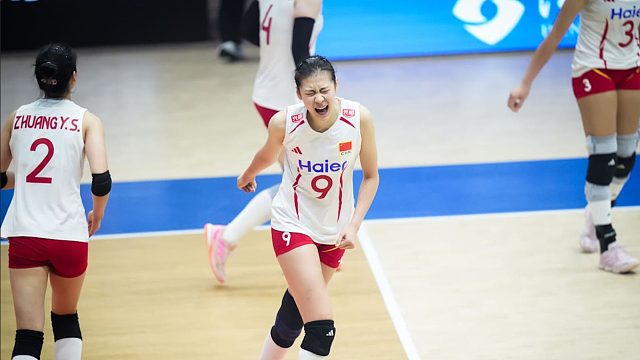 3-8落后！结果18岁王奥芊彻底杀疯了，中国女排上演最刺激逆袭