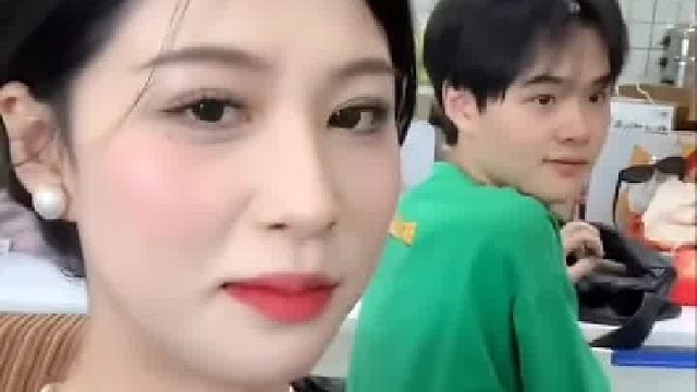 00后女生被叫阿姨，好尴尬