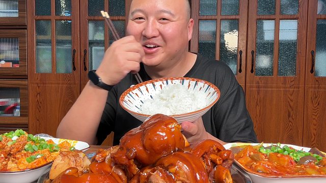 简单吃个家常菜红烧猪拐筋