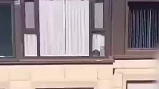 对面邻居放了一个八卦镜镜头一转大家都懂了