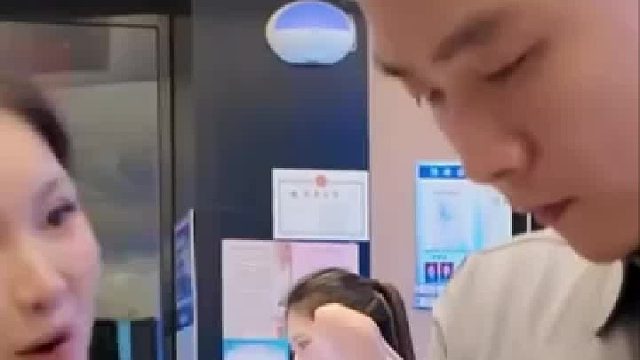 一大早就给经理聊八卦： 没想到最后吃瓜吃到自己身上了