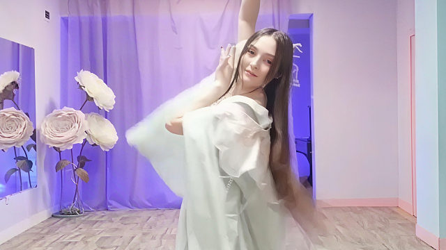 俄罗斯姑娘才艺表演23.11.05_空军(阿妮亚)05