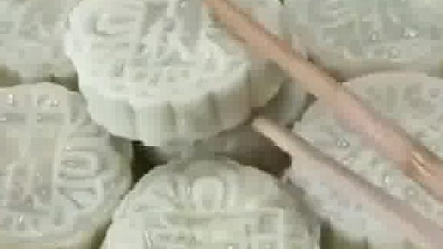 当饺子变成月饼形状，你想吃了吗？  ​