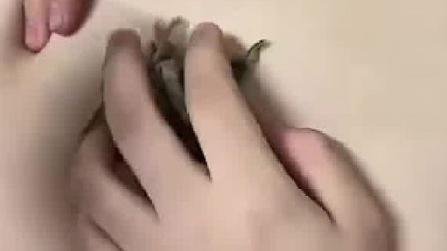 女子晒出孩子二十年的“阿贝贝”，乍一看还以为是贡菜干