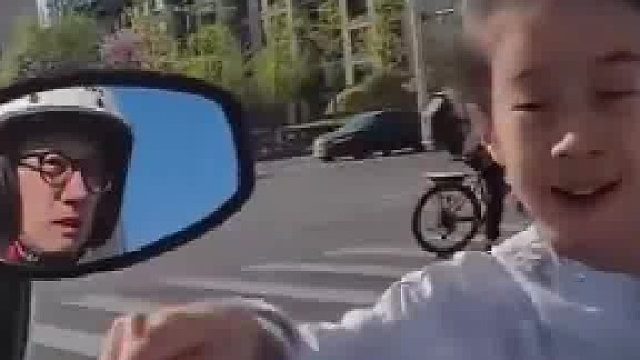 孩子的天真，不扫兴的叔叔。