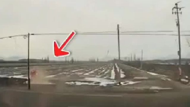 前车：我是刹不住了，你是怎么回事？