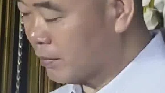 当婚礼上伤心难过的爸爸，看到婚礼后再也没出过家门的女儿，爸爸：失策